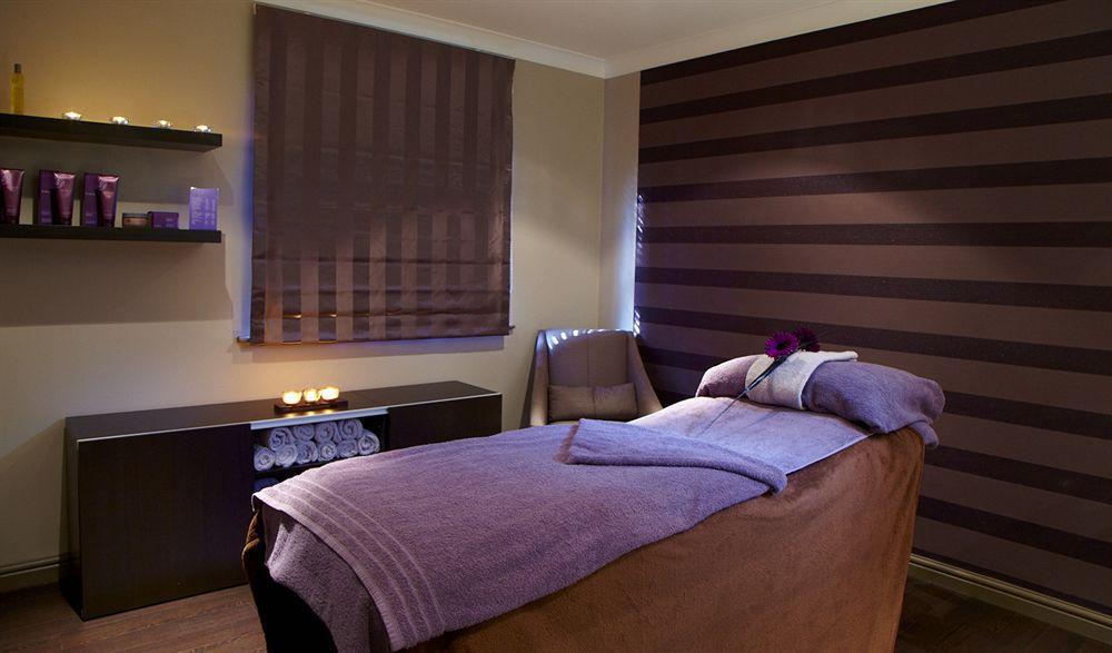 Village Hotel Блекпул Екстериор снимка