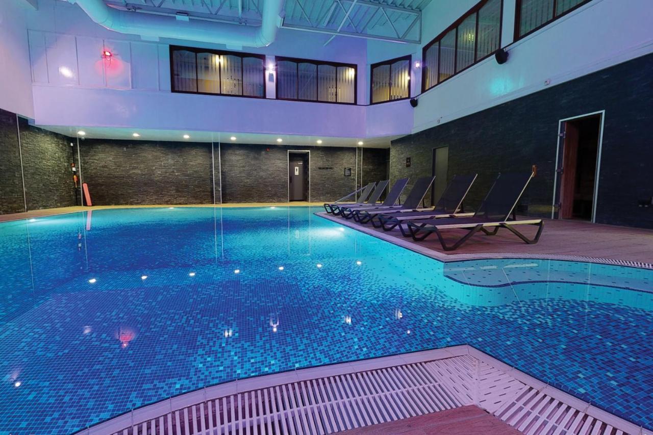 Village Hotel Блекпул Екстериор снимка