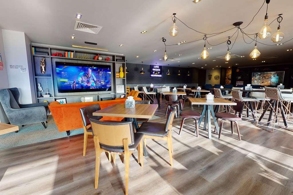Village Hotel Блекпул Ресторант снимка
