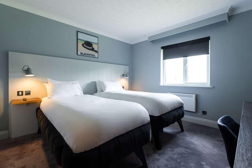 Village Hotel Блекпул Стая снимка
