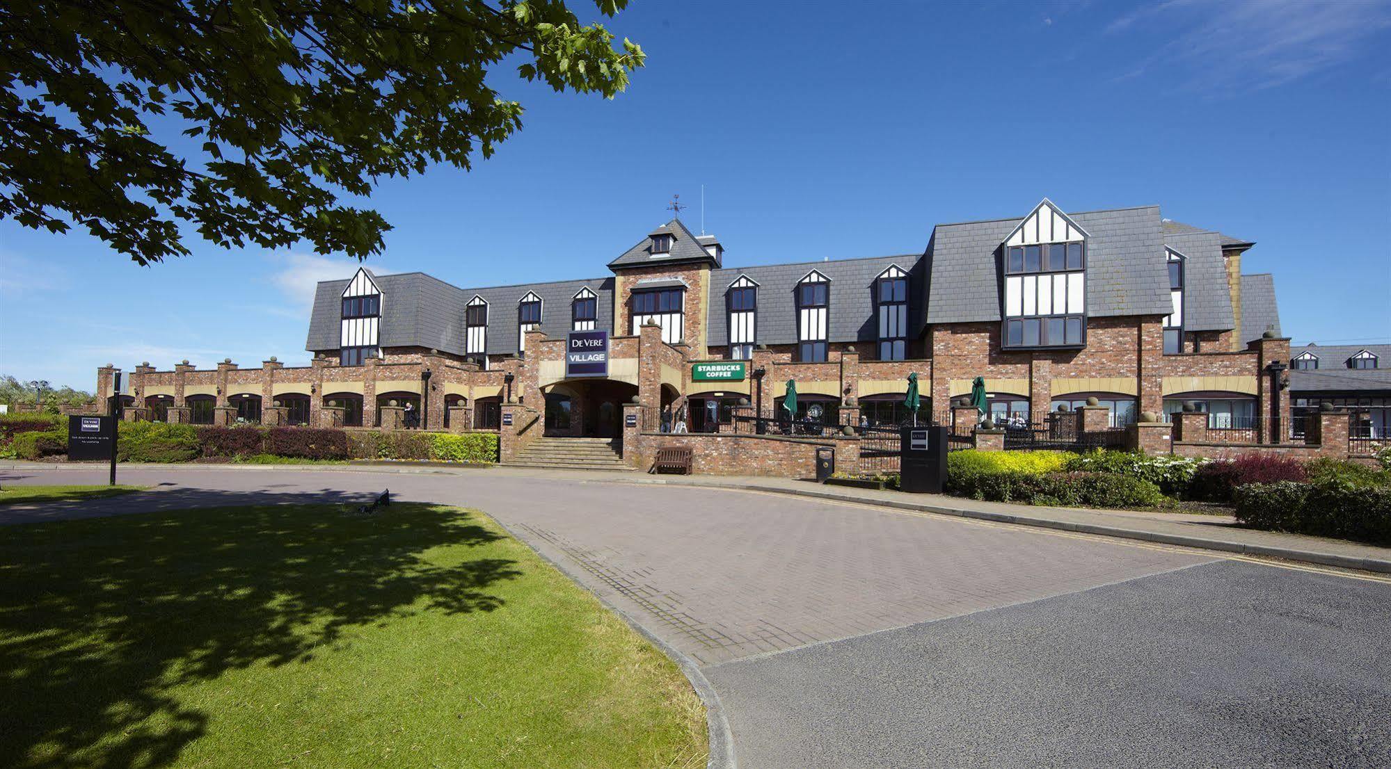 Village Hotel Блекпул Екстериор снимка