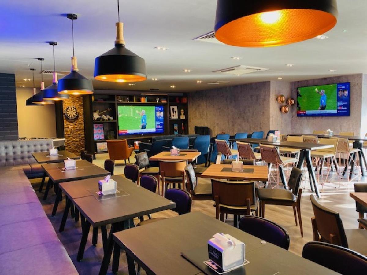 Village Hotel Блекпул Екстериор снимка